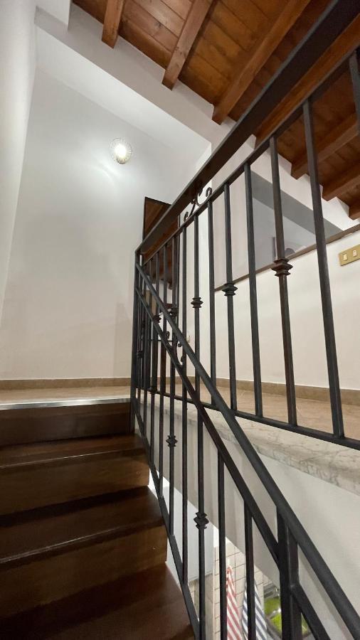 Casa Vacanze Antico Cortile Delle Palme Vila Villagrazia Di Carini Exterior foto