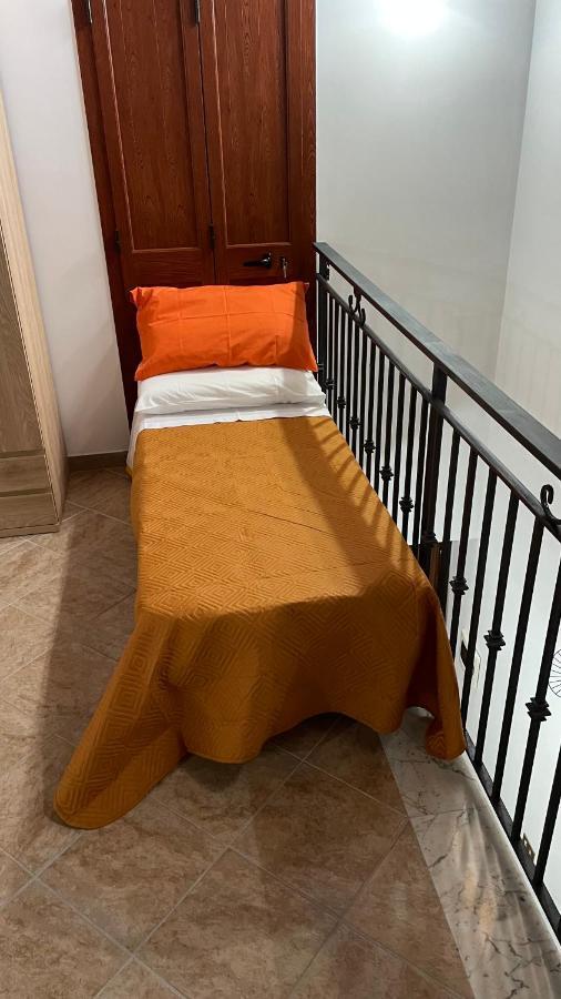 Casa Vacanze Antico Cortile Delle Palme Vila Villagrazia Di Carini Exterior foto